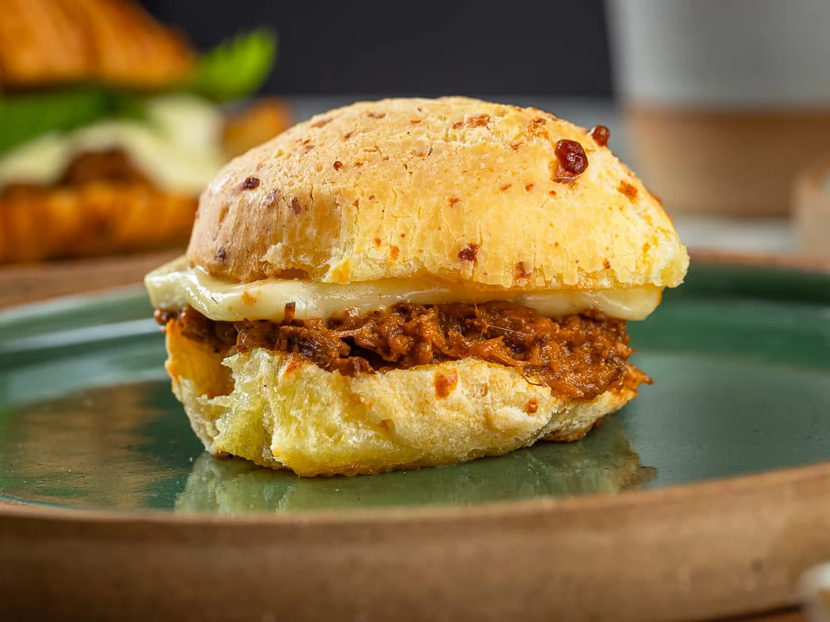 Pão de Queijo Recheado